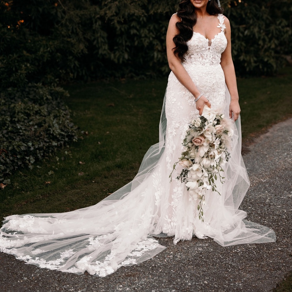 Badgley Mischka Etta